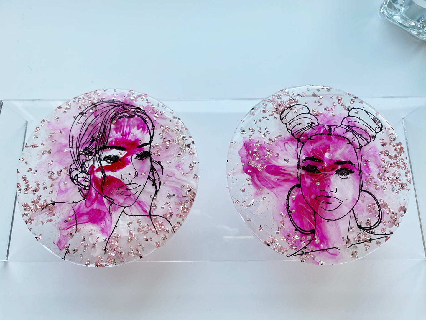 “Niah Collection” Round Woman Resin Coaster/Tray