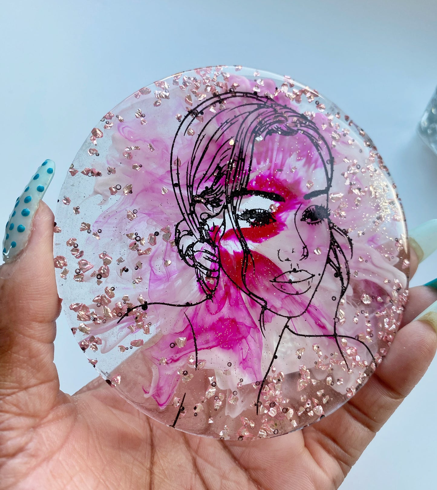 “Niah Collection” Round Woman Resin Coaster/Tray