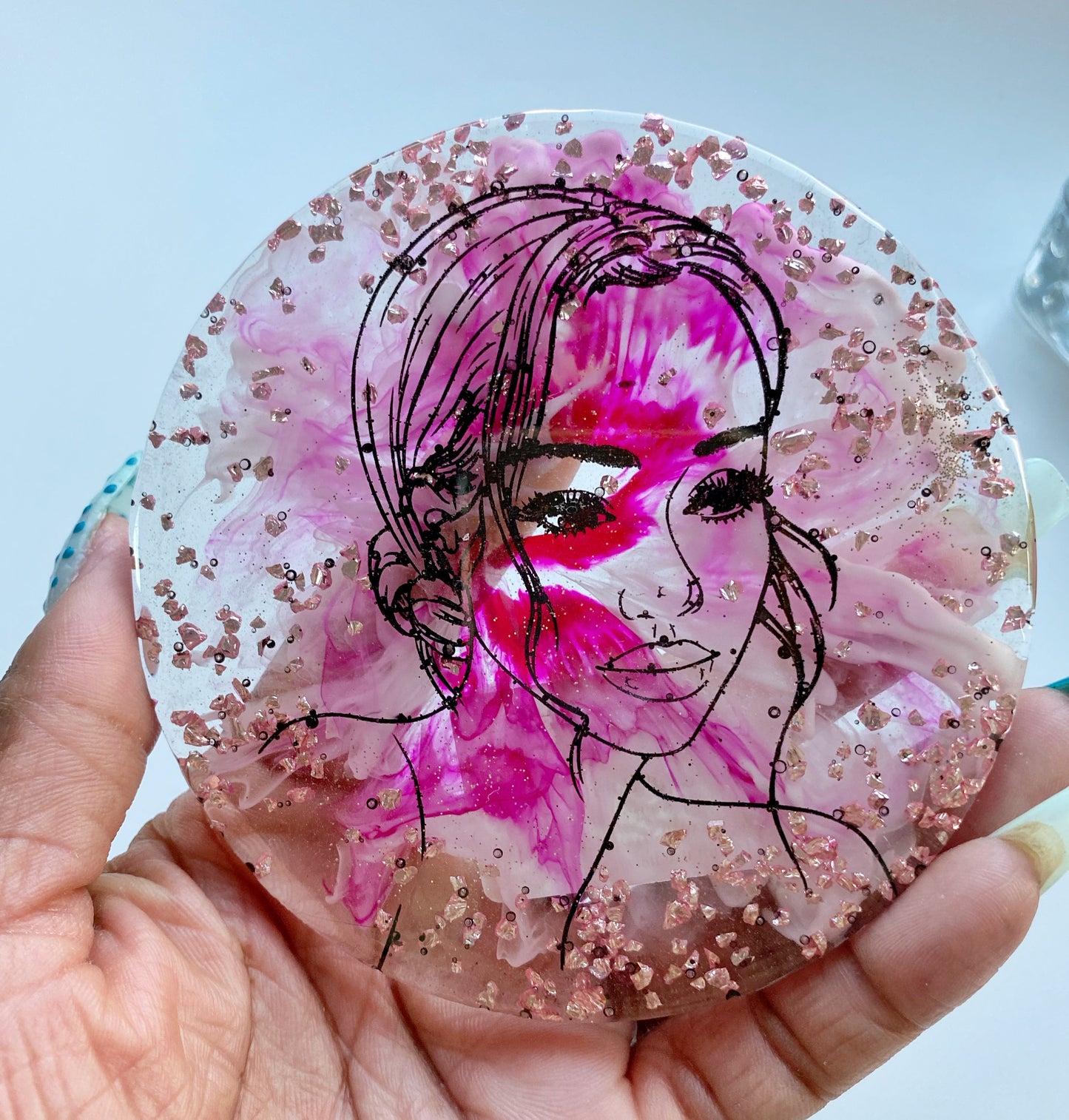 “Niah Collection” Round Woman Resin Coaster/Tray