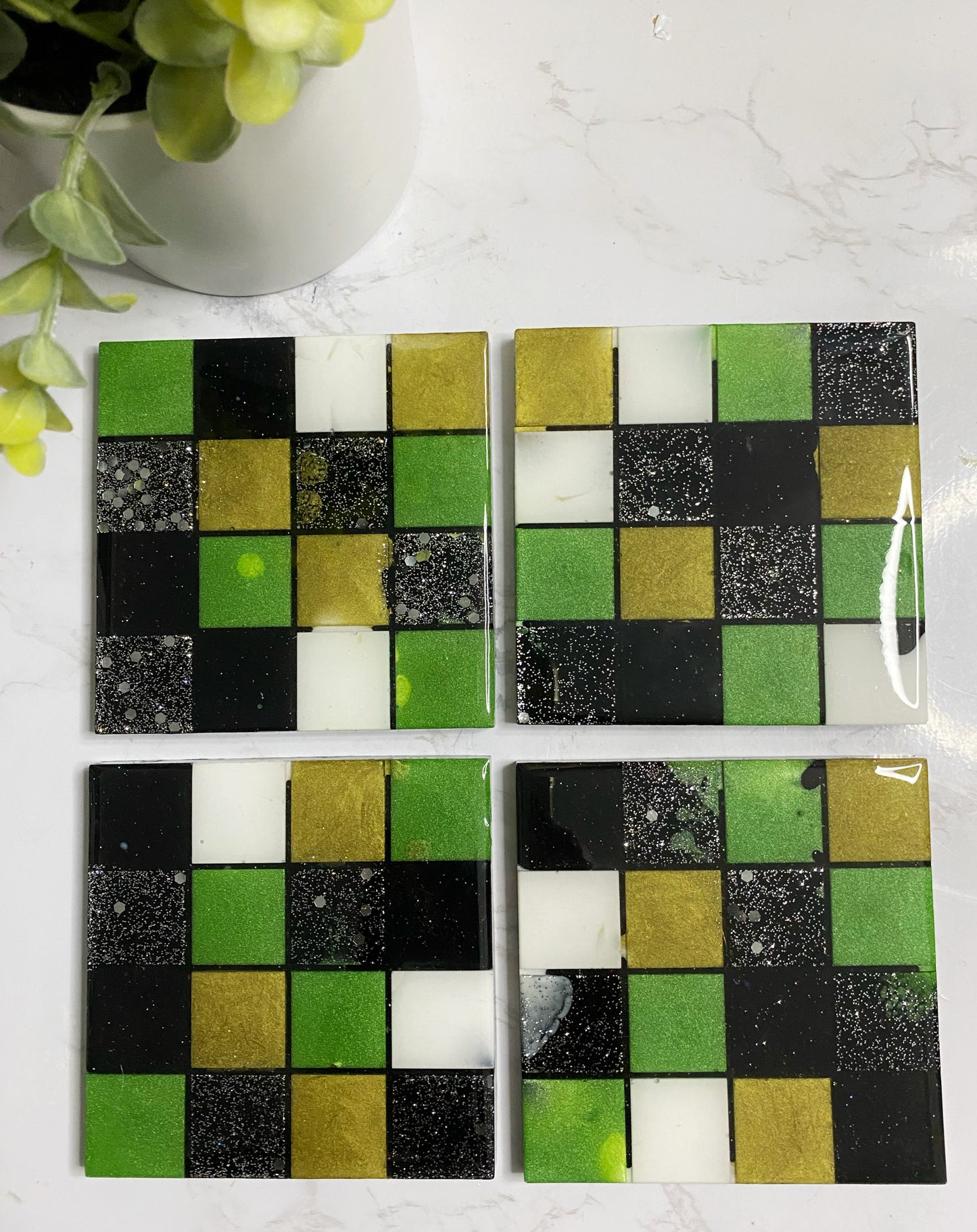 Black and Green Checkerboard Resin Coaster Tray